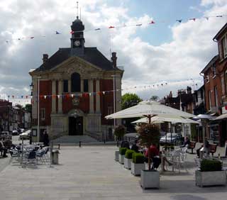 Henley's town hall piazza