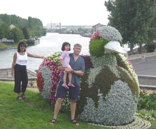 The topiary duck at Creil