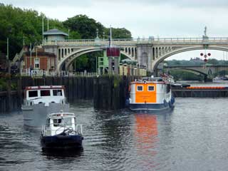 Richmond weir and lock from downstream