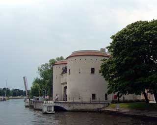 Kruispoort - one of the ciity gates on the Brugge ringvaart