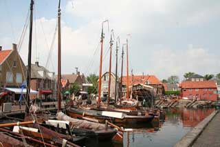 Spakenburg's picturesque museum haven & traditional jachtwerf