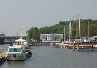 The popular clubhouse of the Brussels Royal Yacht Club